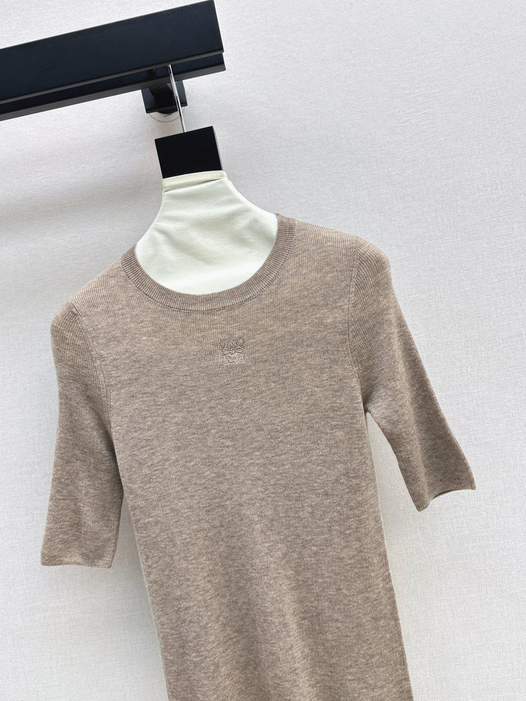Loe 25fw knitted sweater