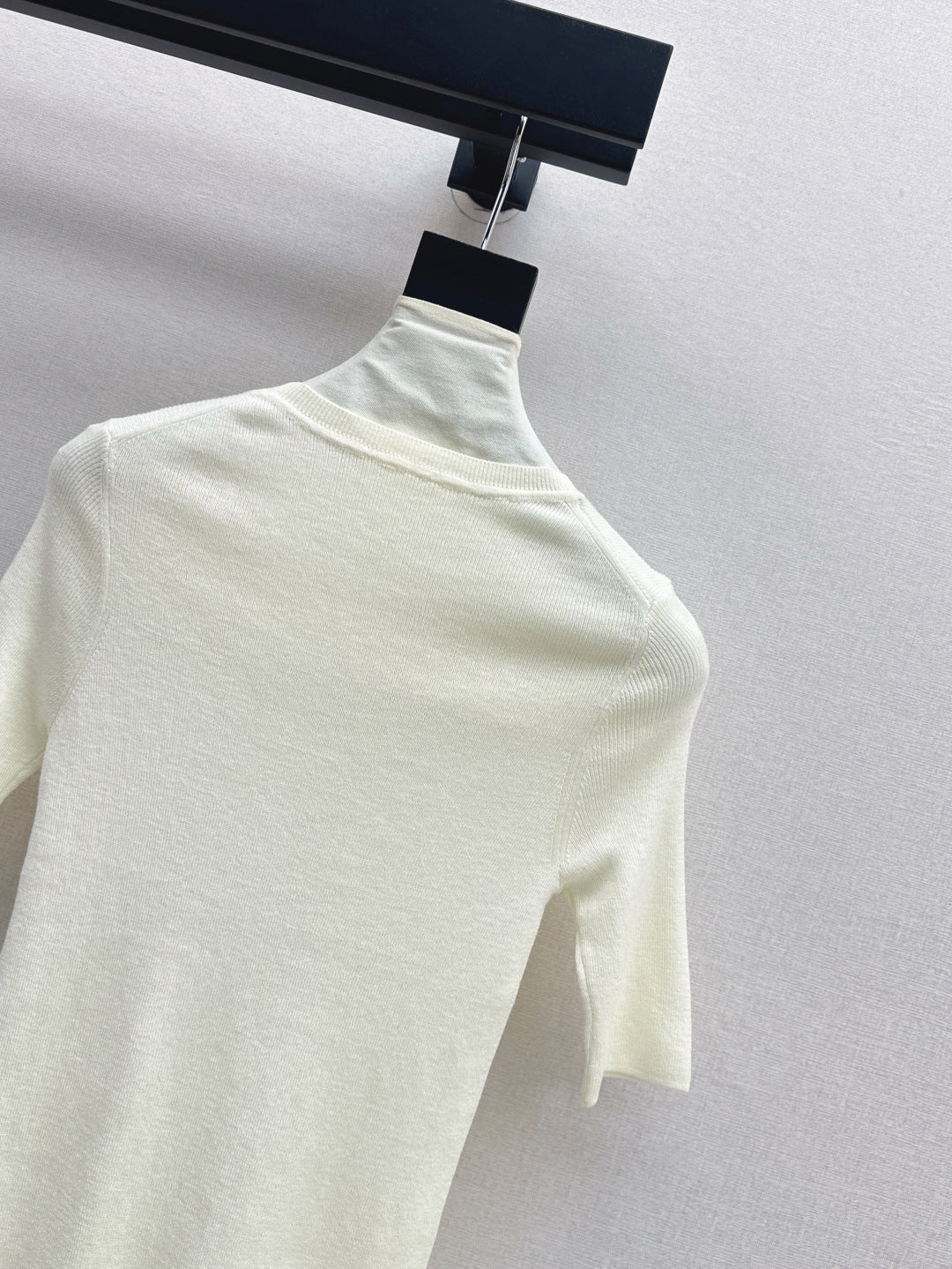 Loe 25fw knitted sweater