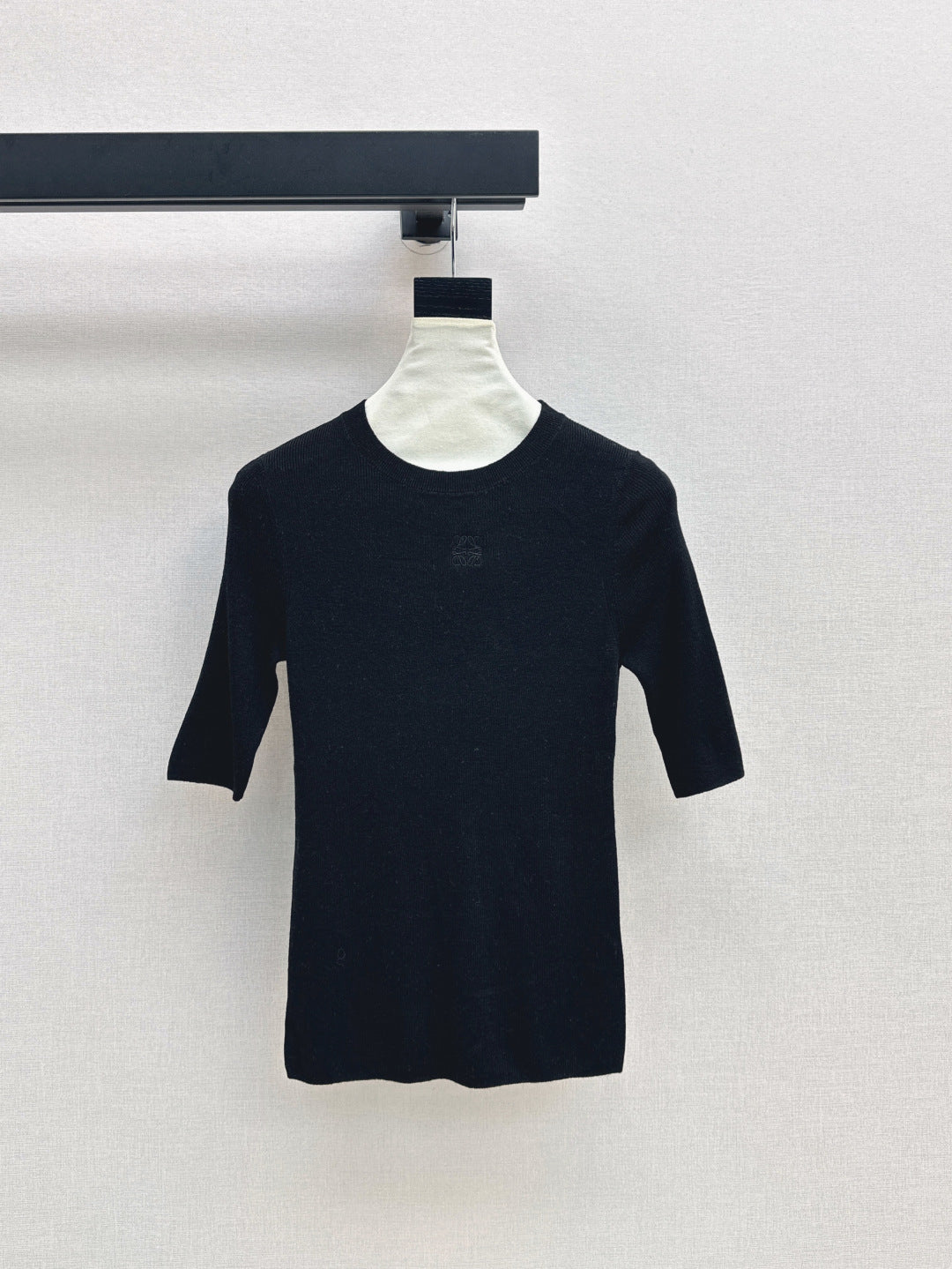 Loe 25fw knitted sweater