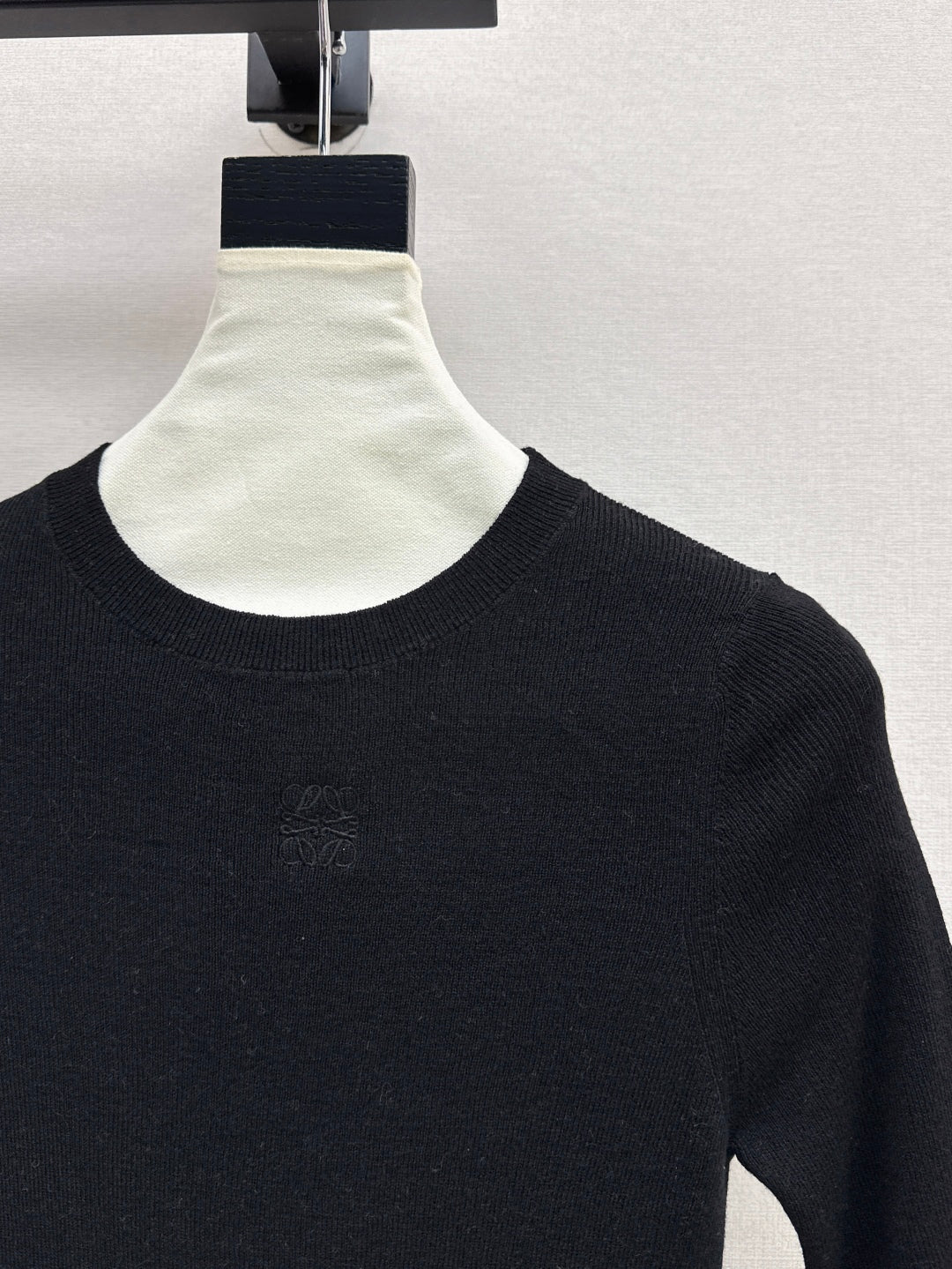 Loe 25fw knitted sweater