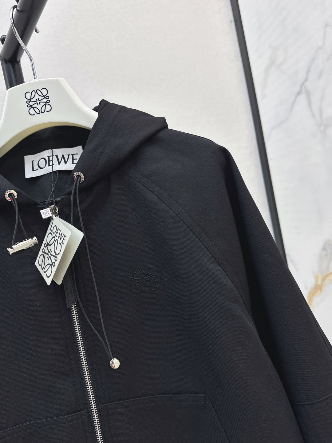 Loe 25fw hooded jacket