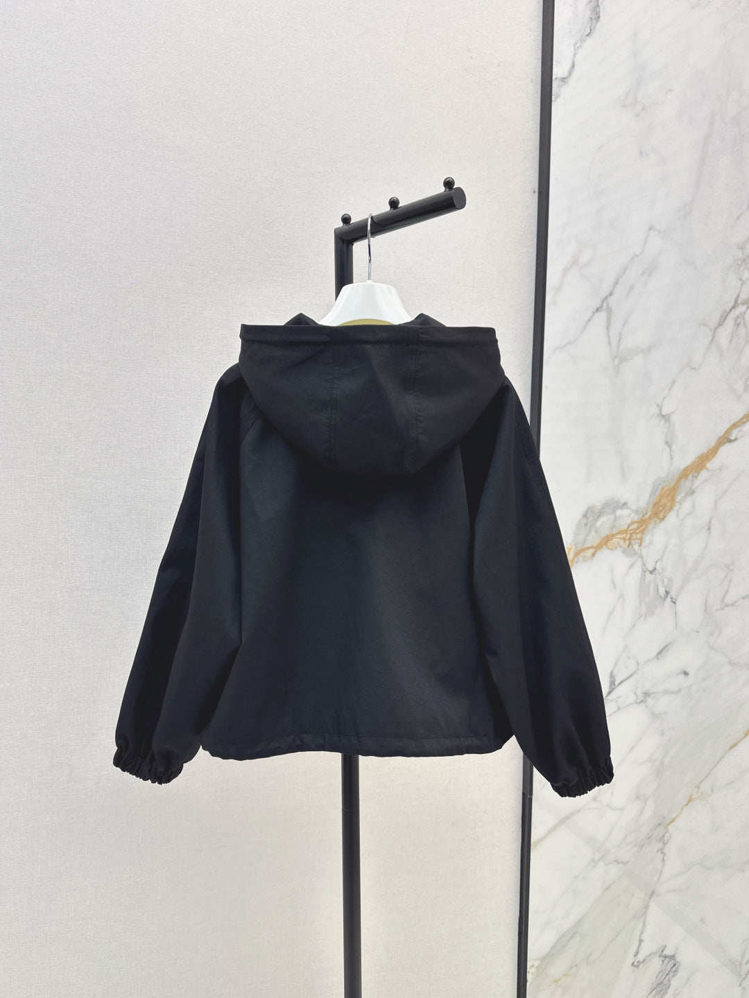 Loe 25fw hooded jacket