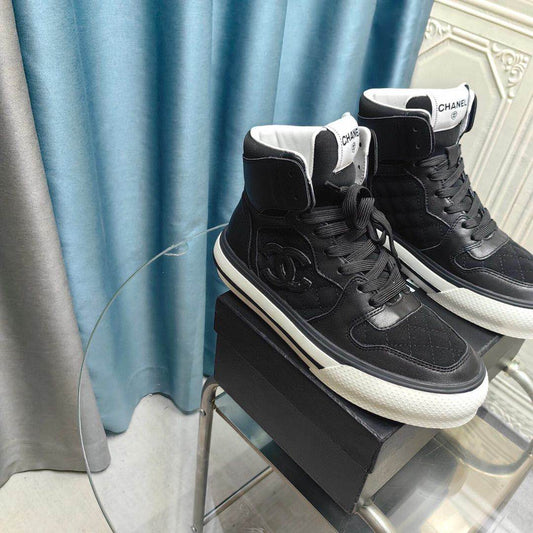 Chan sneaker