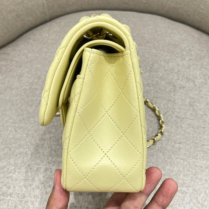 CH  SMALL CLASSIC HANDBAG 23 Lambskin Chicken Yellow