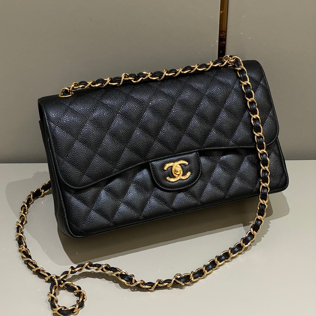 CH  LARGE CLASSIC HANDBAG 30 Grained Calfskin Black