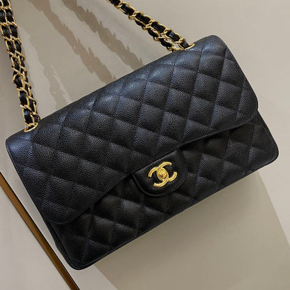 CH  LARGE CLASSIC HANDBAG 30 Grained Calfskin Black