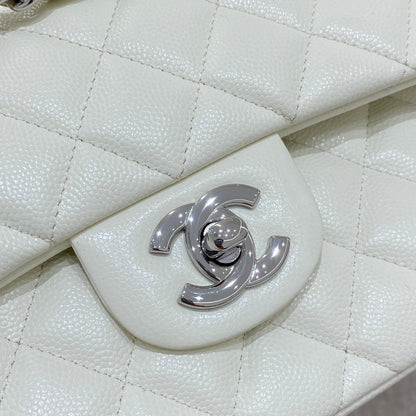 CH  SMALL CLASSIC HANDBAG 23 Small Grained Calfskin Ivory White