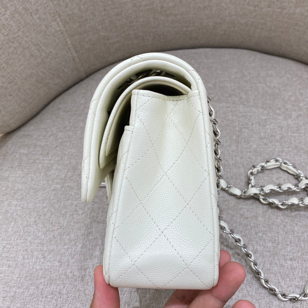CH  SMALL CLASSIC HANDBAG 23 Small Grained Calfskin Ivory White