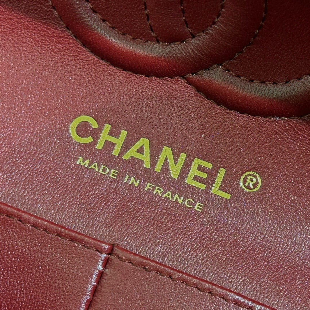 CH  SMALL CLASSIC HANDBAG 23 Grained Calfskin Red Wine Color