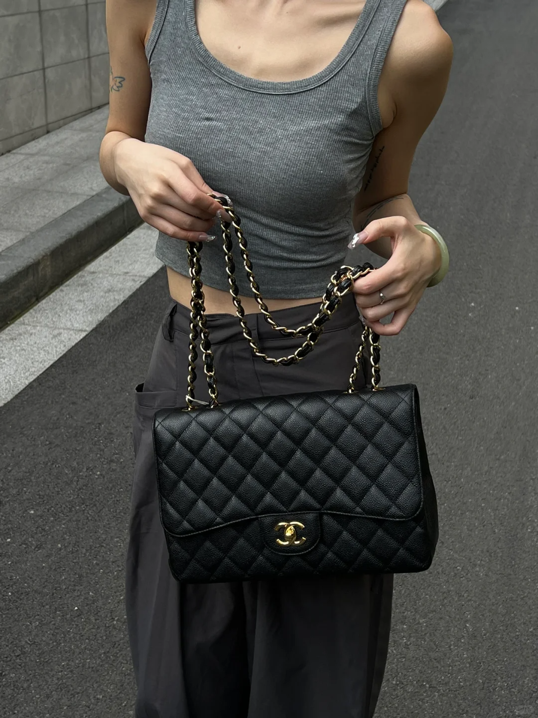 CH  LARGE CLASSIC HANDBAG 30 Grained Calfskin Black