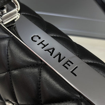 CH  FLAP BAG WITH TOP HANDLE Trendy cc Lambskin Black