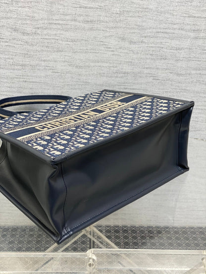 DO  Book Tote Bag Blue Di0r Oblique Embroidery and Calfskin