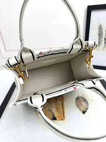 DO Dioramour Small Book Tote White Embroidery with Black and Red Je Vous Adore Motif and