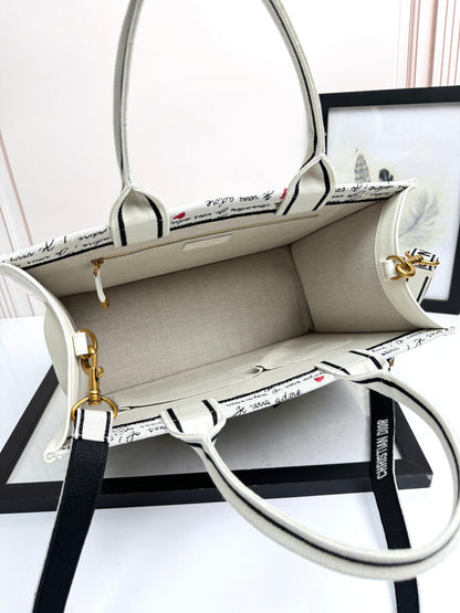 DO Dioramour Small Book Tote White Embroidery with Black and Red Je Vous Adore Motif and