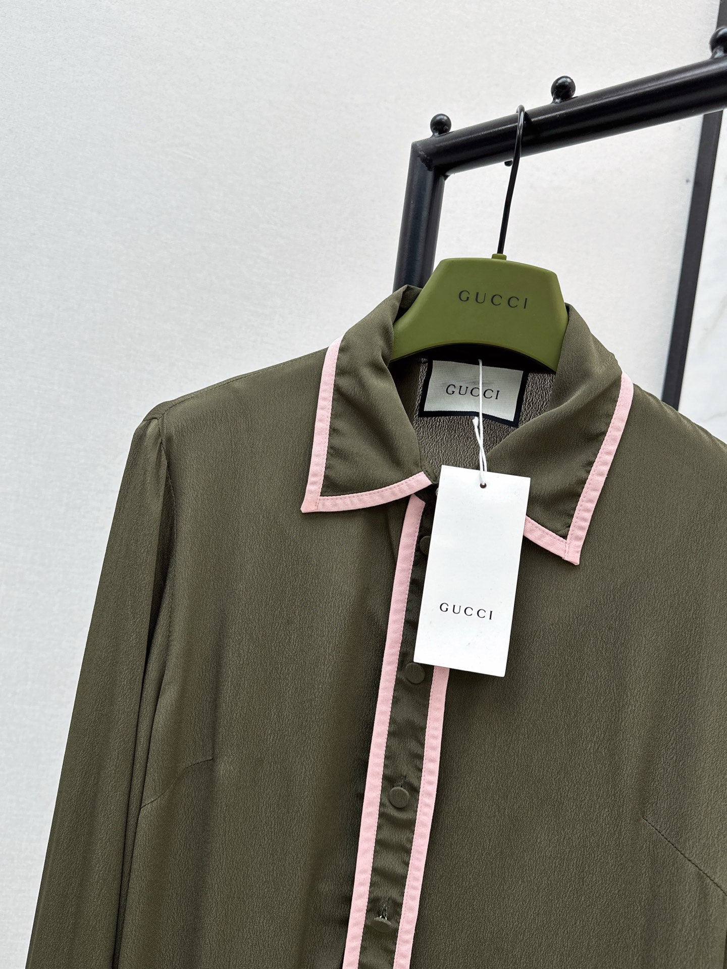 G 25ss silk buttons shirt