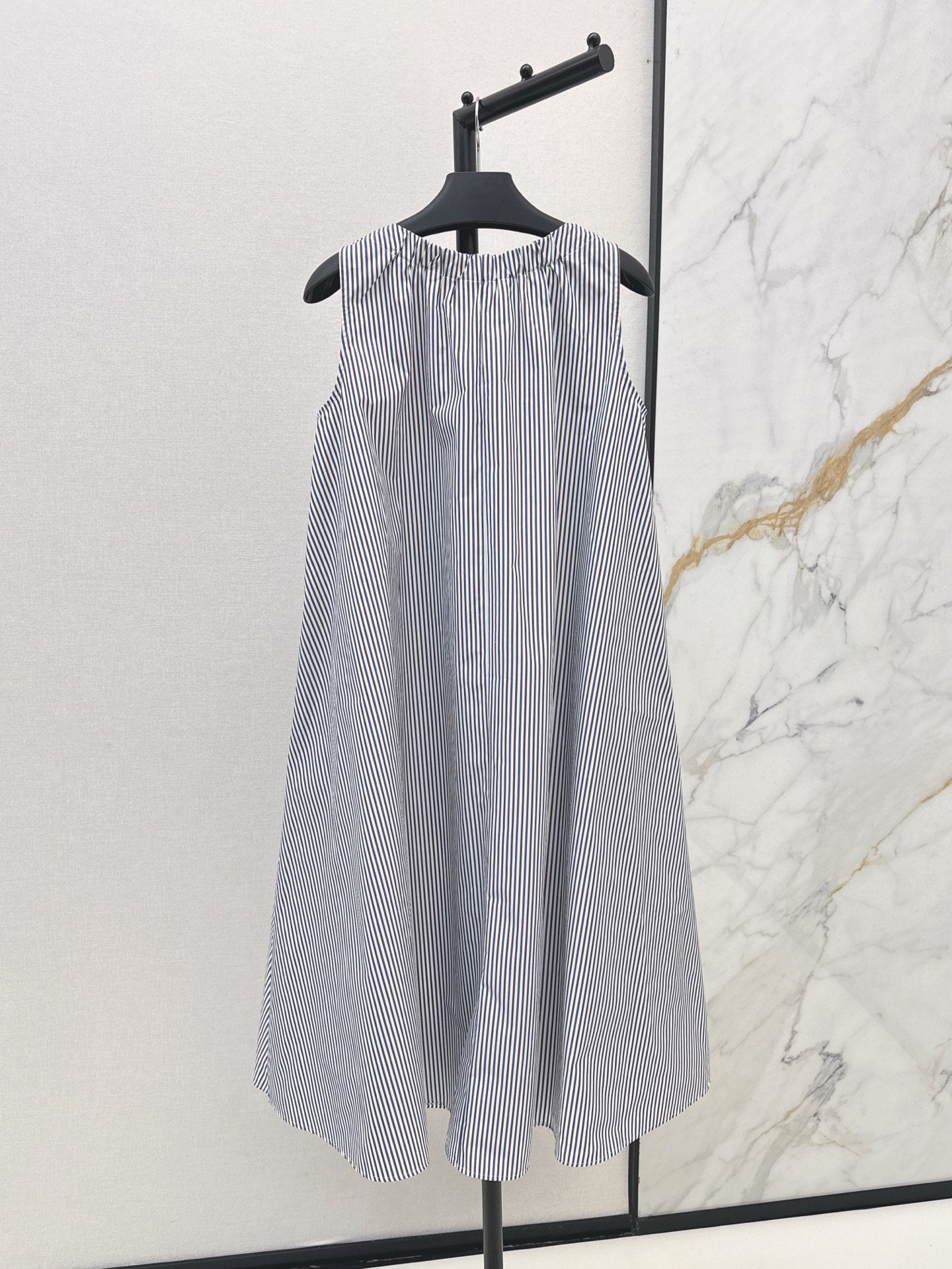 P 25ss sleeveless dress