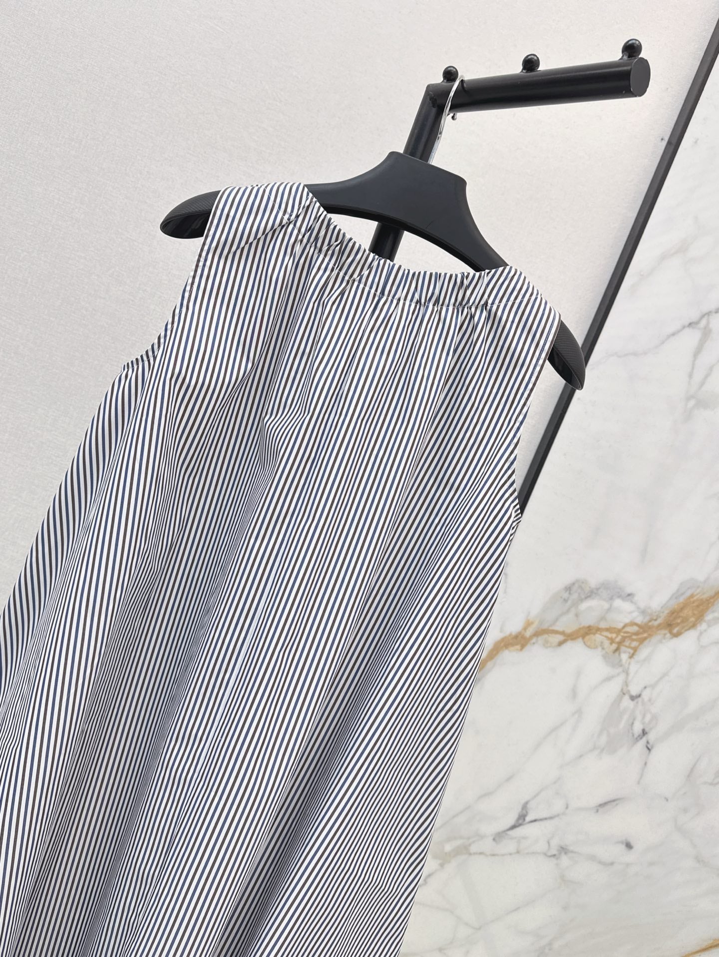 P 25ss sleeveless dress