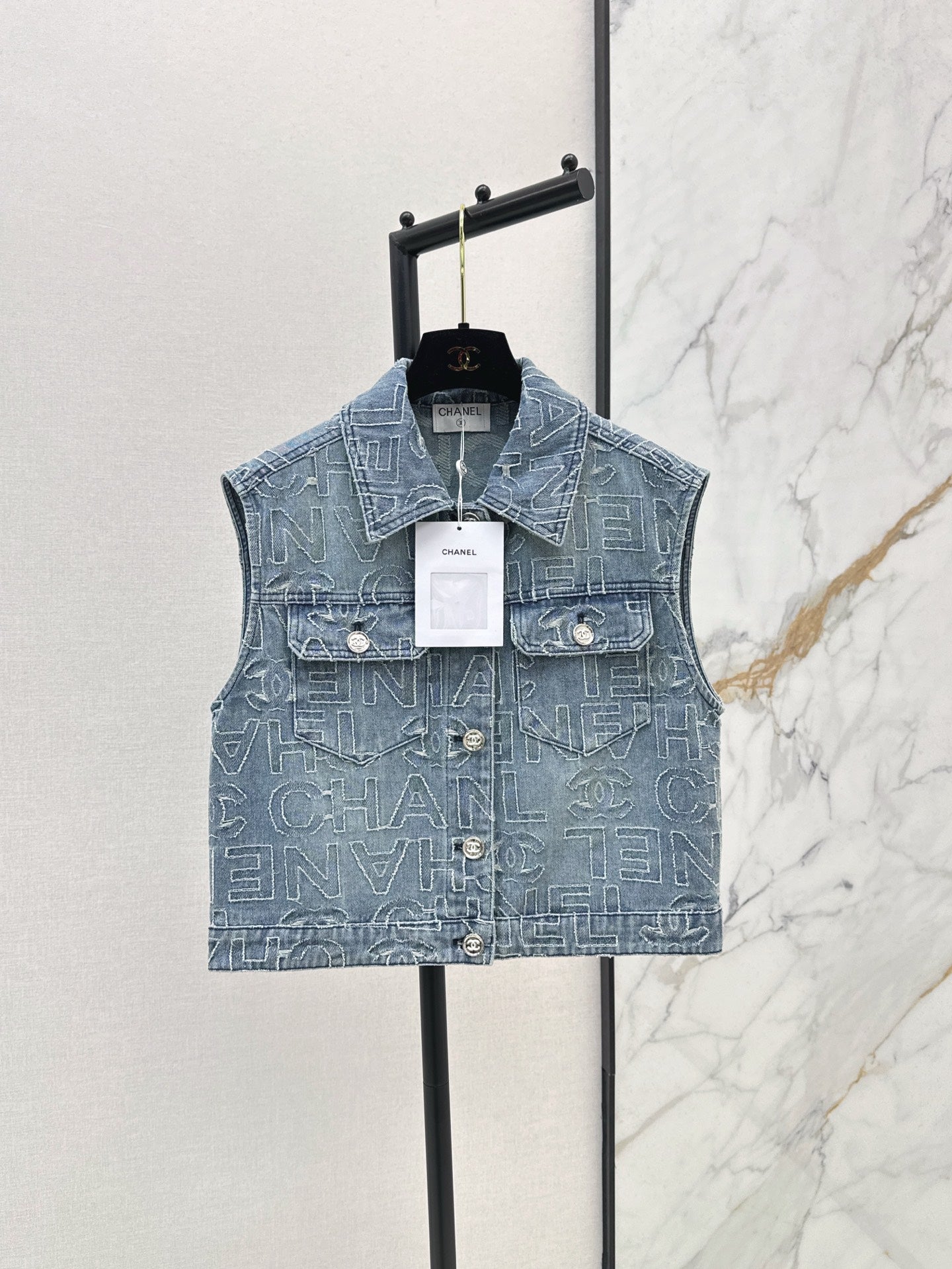 Ch 25ss embroidered vest