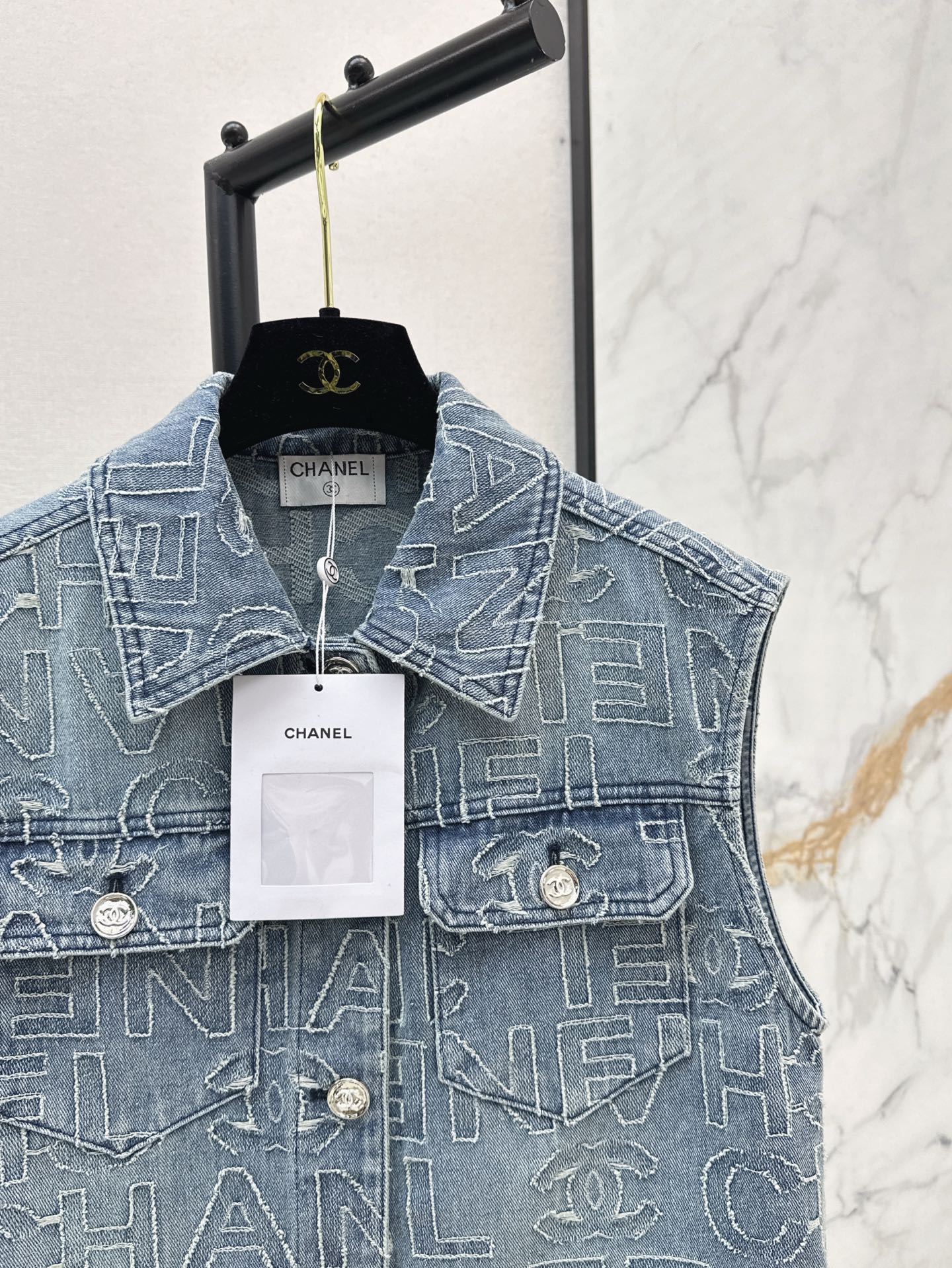 Ch 25ss embroidered vest