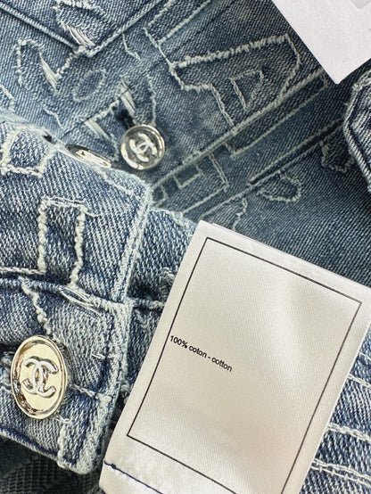 Ch 25ss embroidered vest