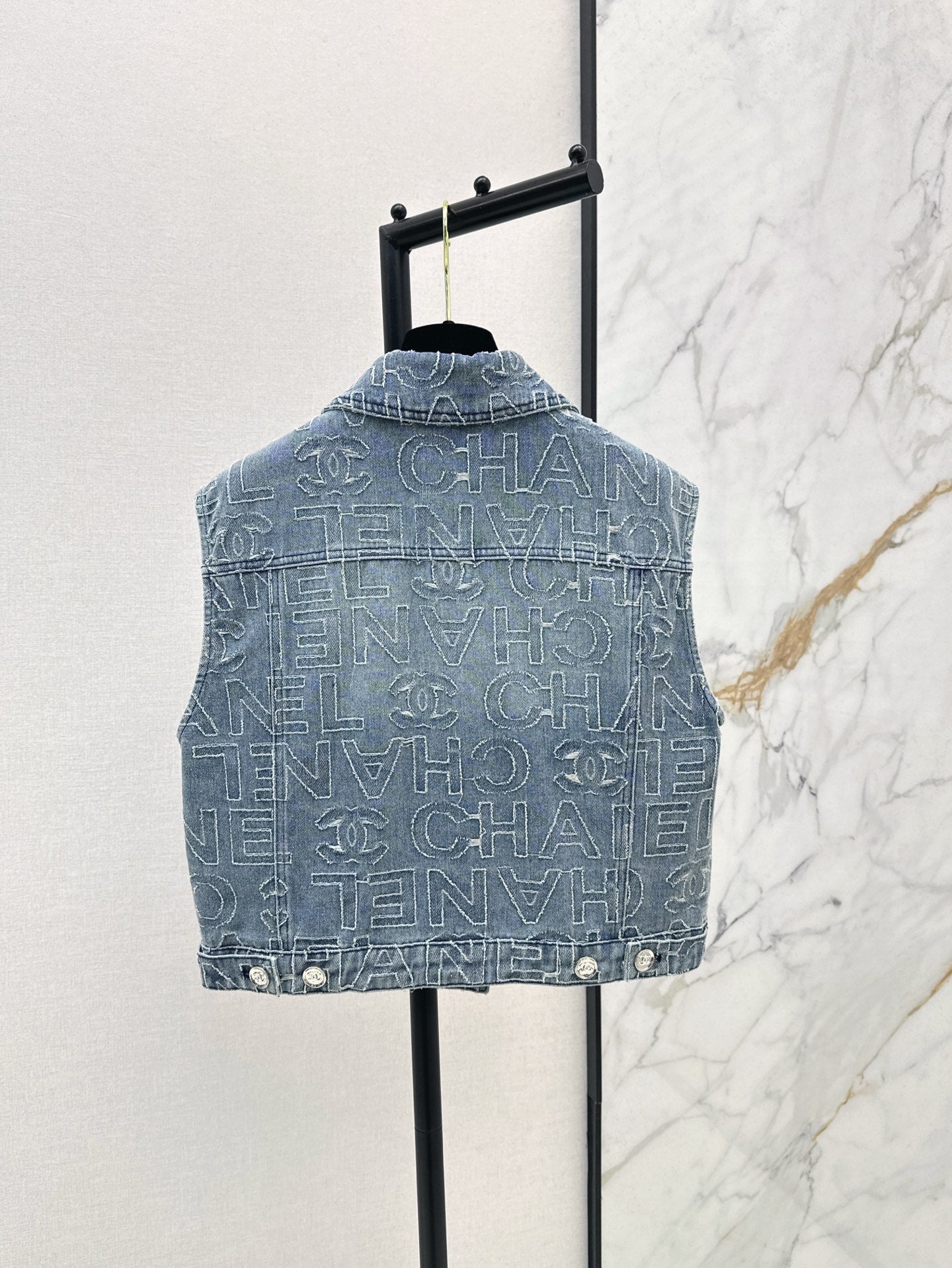 Ch 25ss embroidered vest