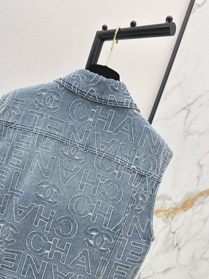 Ch 25ss embroidered vest
