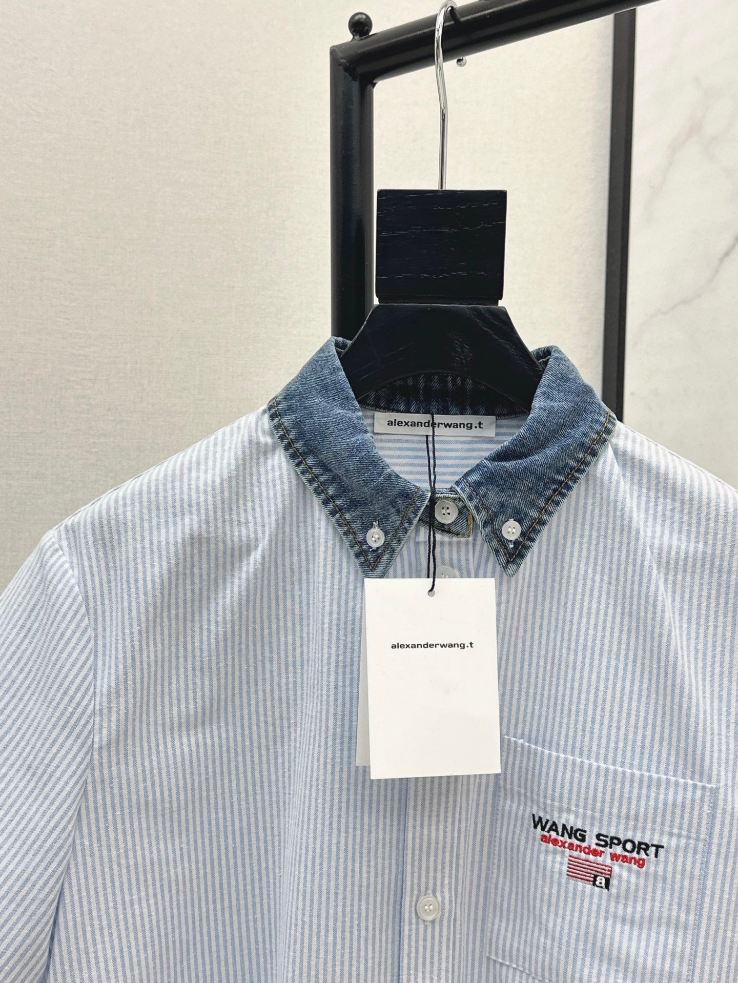 Alexand 25ss crop shirt