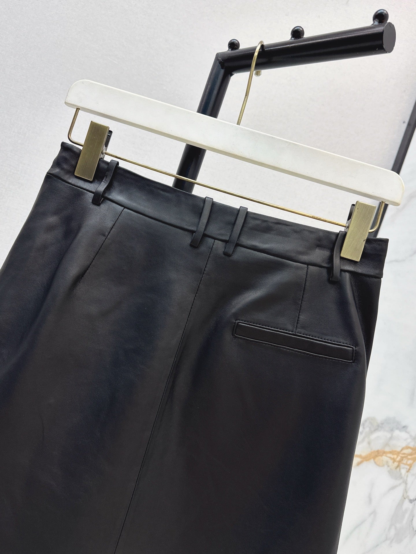 Loe 25ss leather skirt