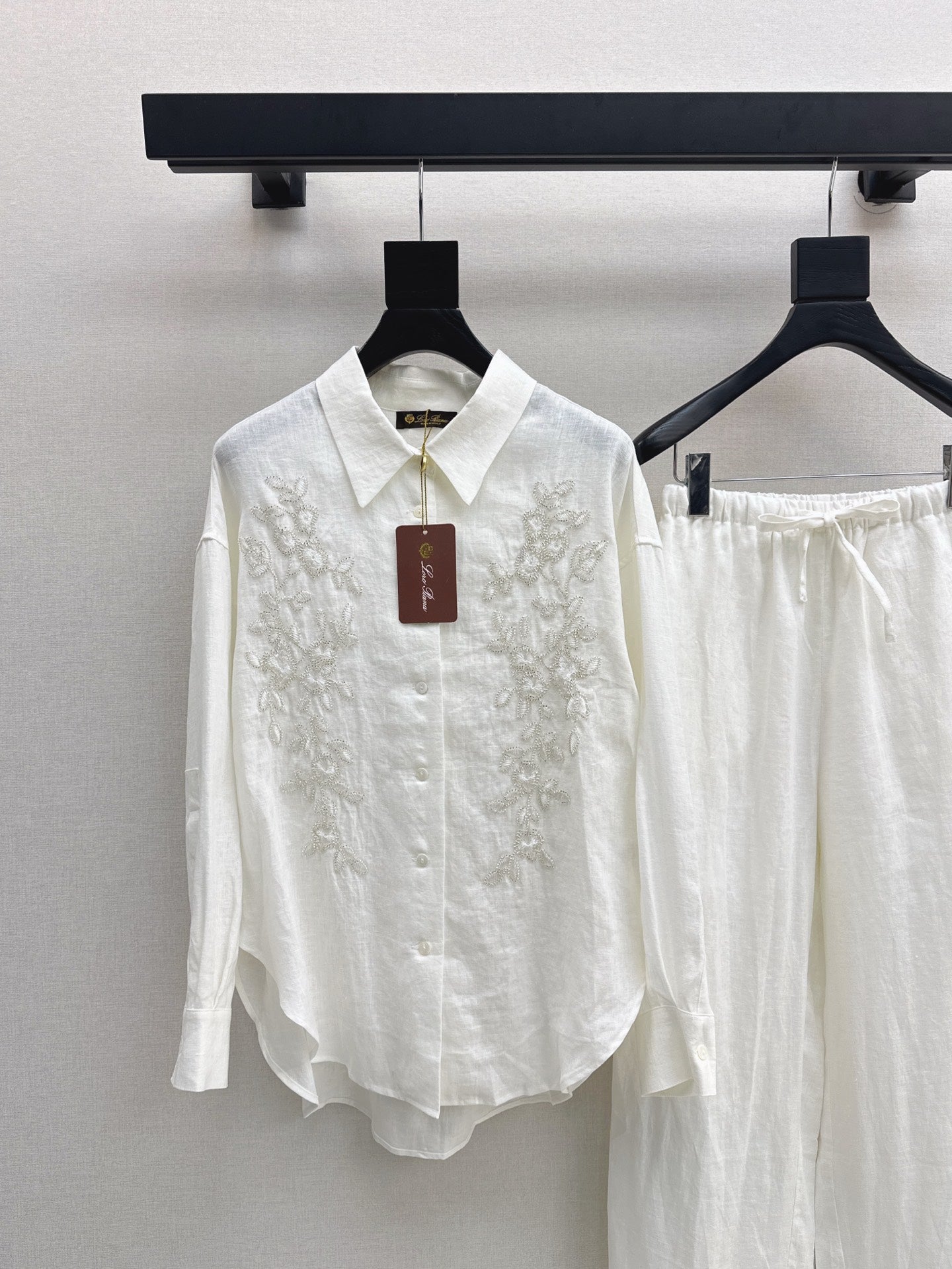 Lo 25ss linen suit