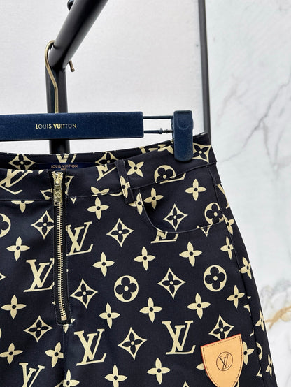L 25ss monogram short