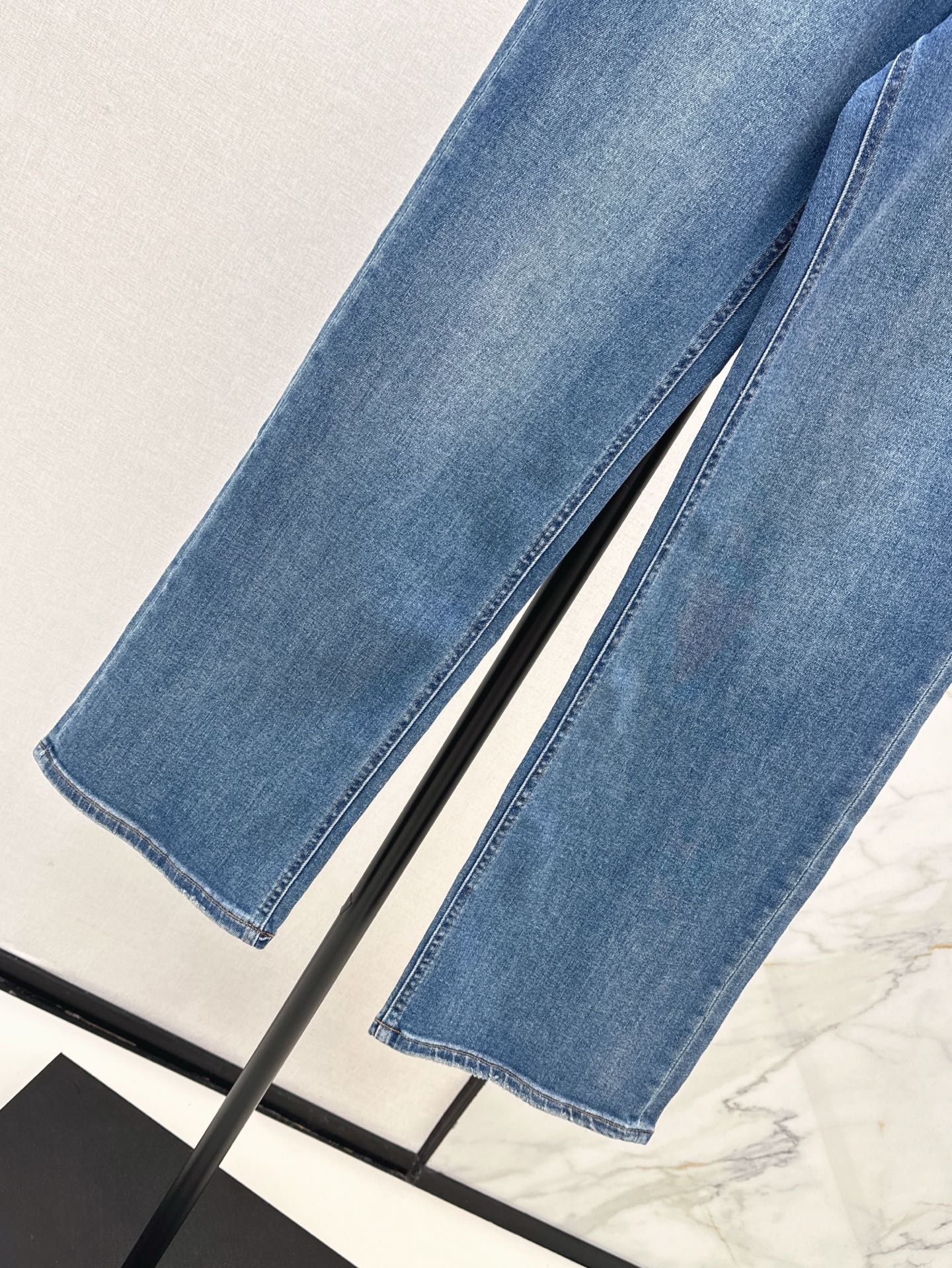Lo 25ss embroidered jeans