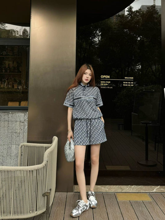 D 25ss monogram set