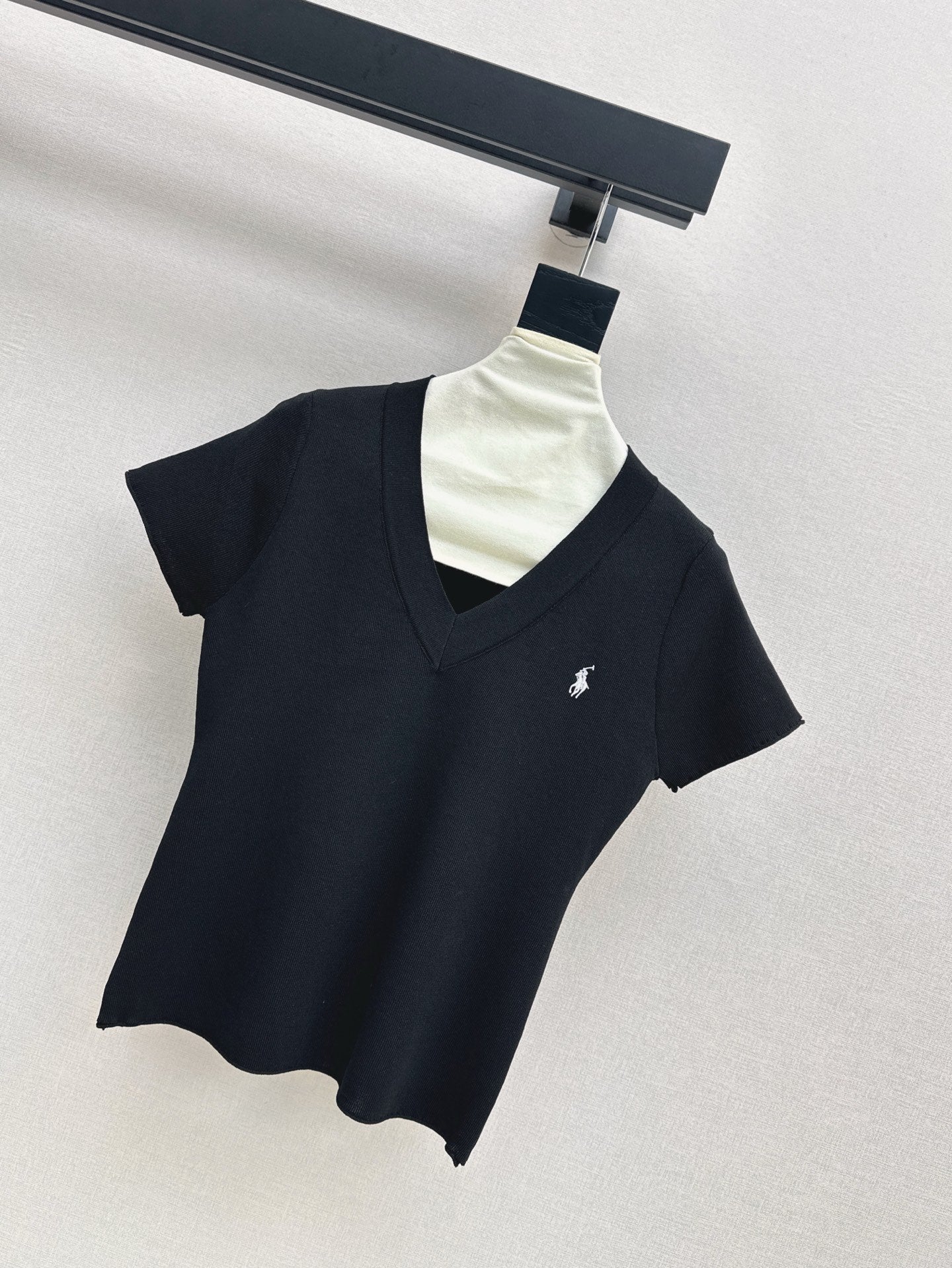 ral 25ss V-neck knit shirt