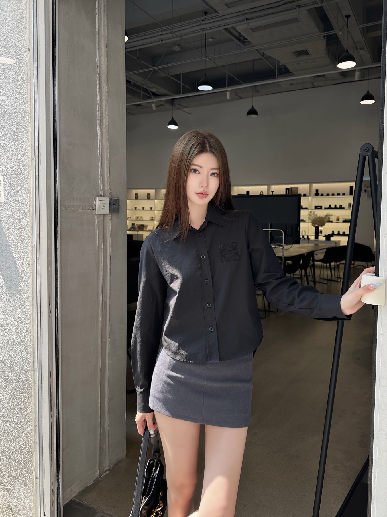 Loe 25ss embroidered shirt