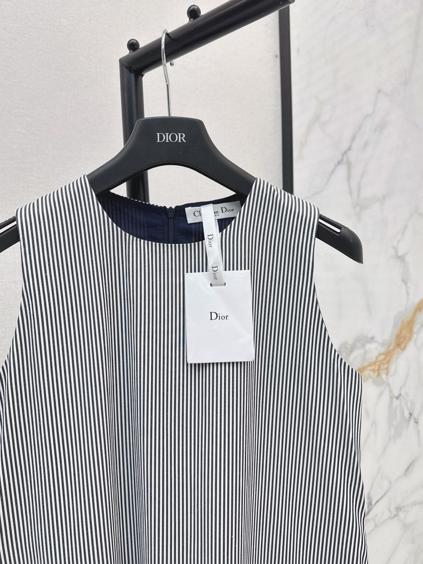 CD 25SS sleeveless dress