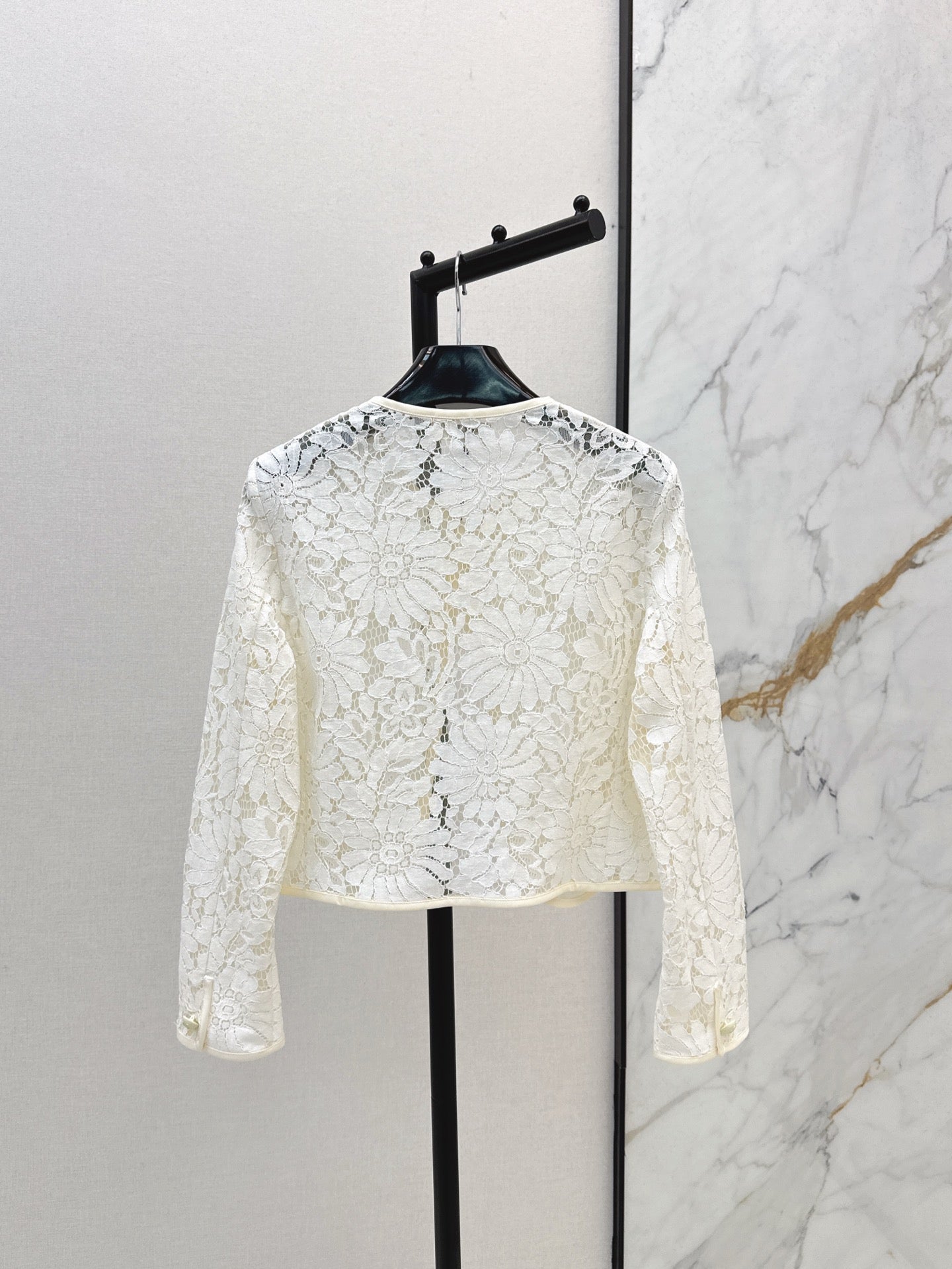 Celi 25ss lace hollow jacket