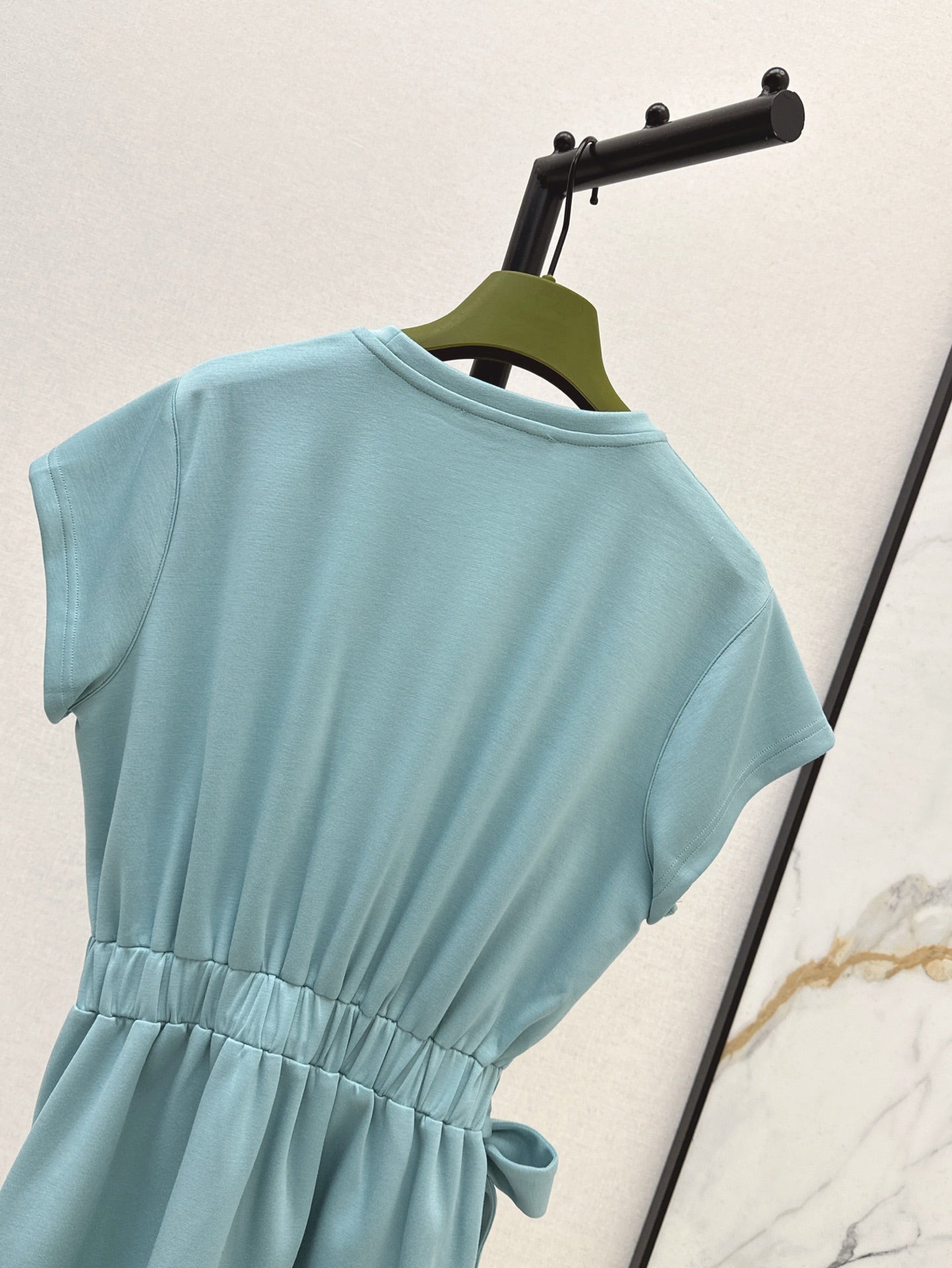 Guc 25ss embossed dress