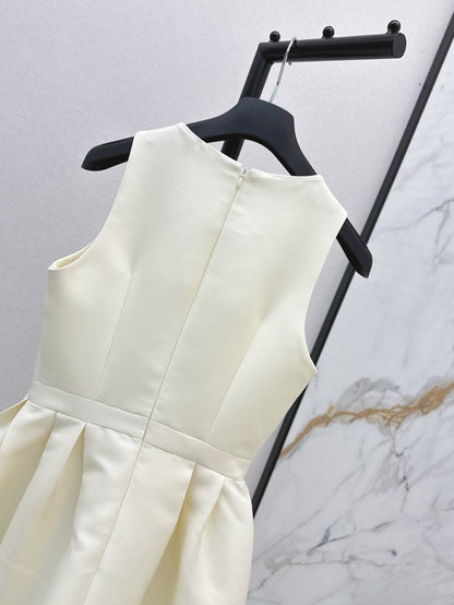 CD 25SS sleeveless dress