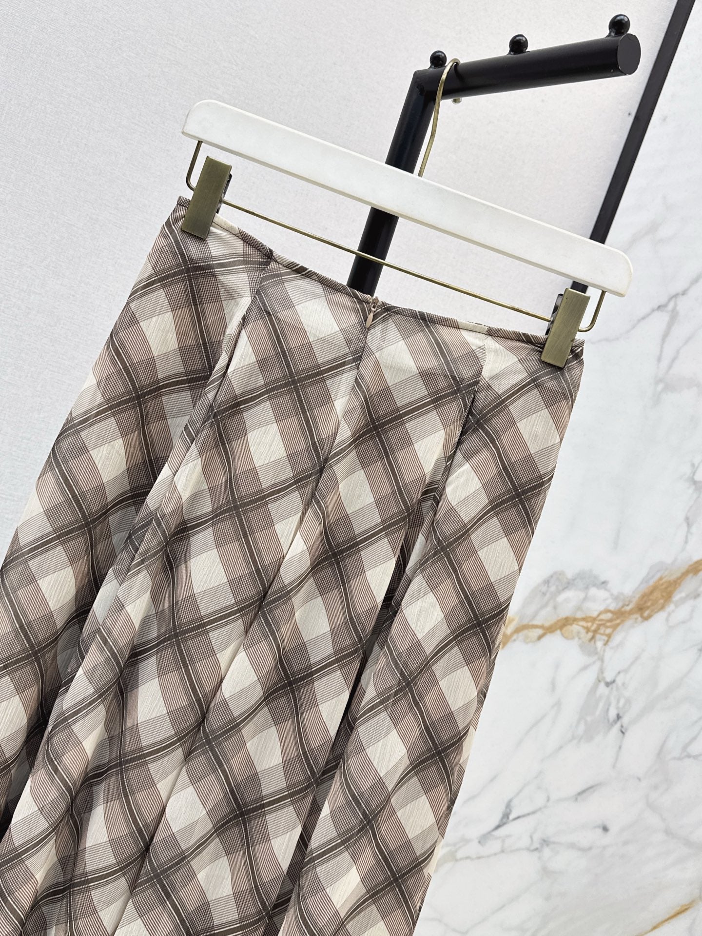 Loe 25ss ruffle skirt
