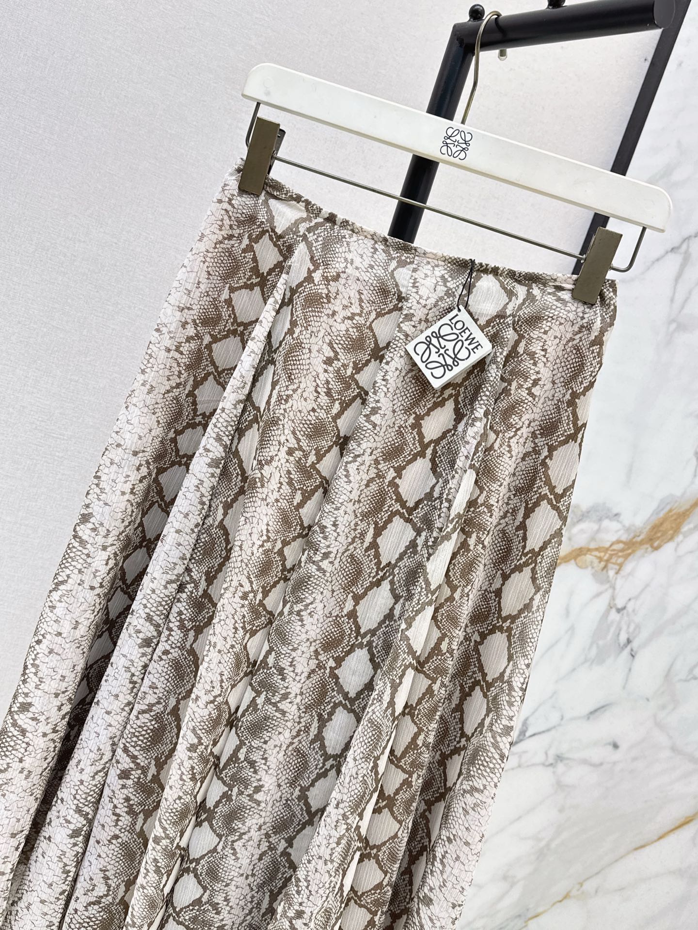 Loe 25ss ruffle skirt
