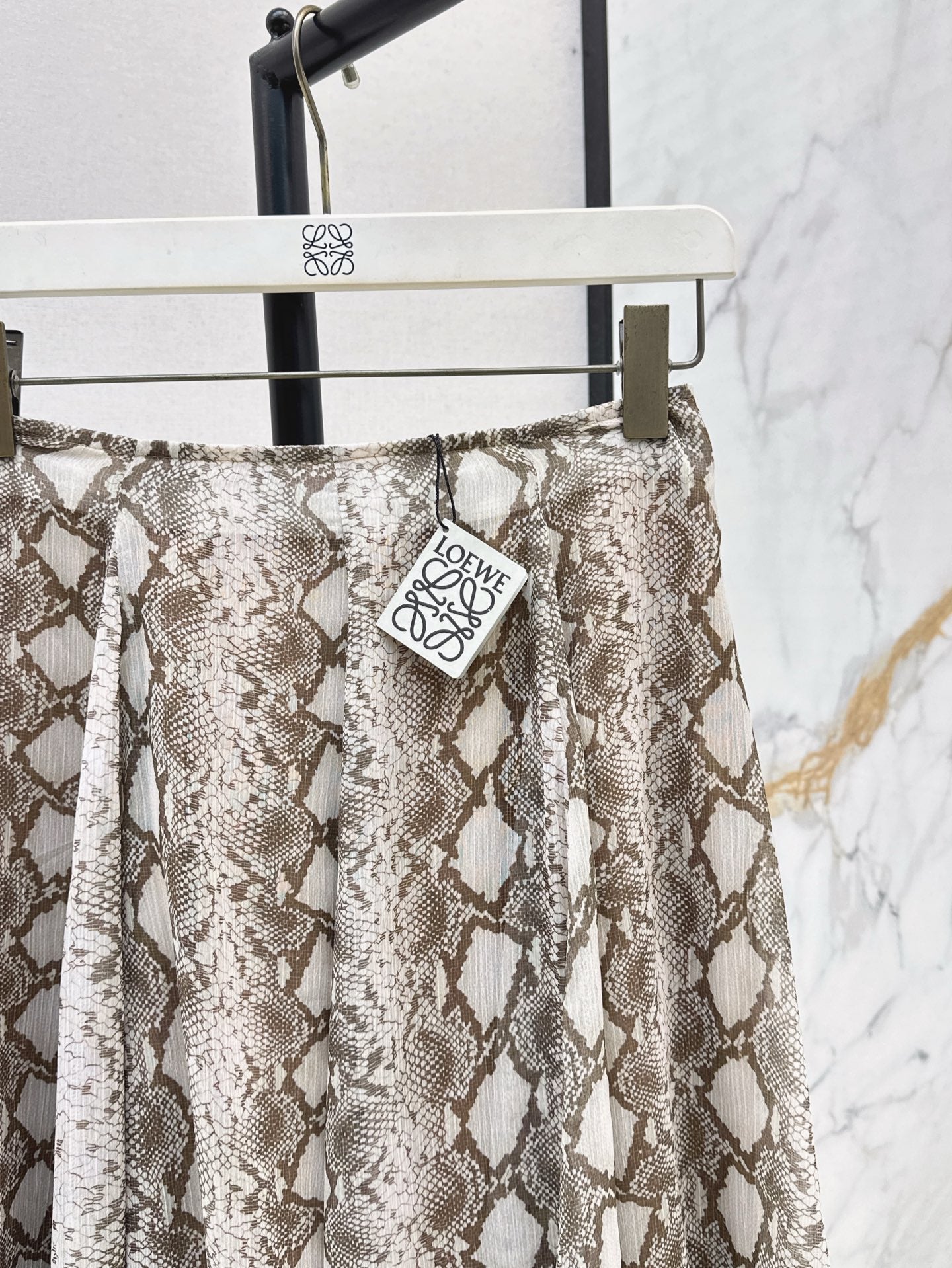 Loe 25ss ruffle skirt