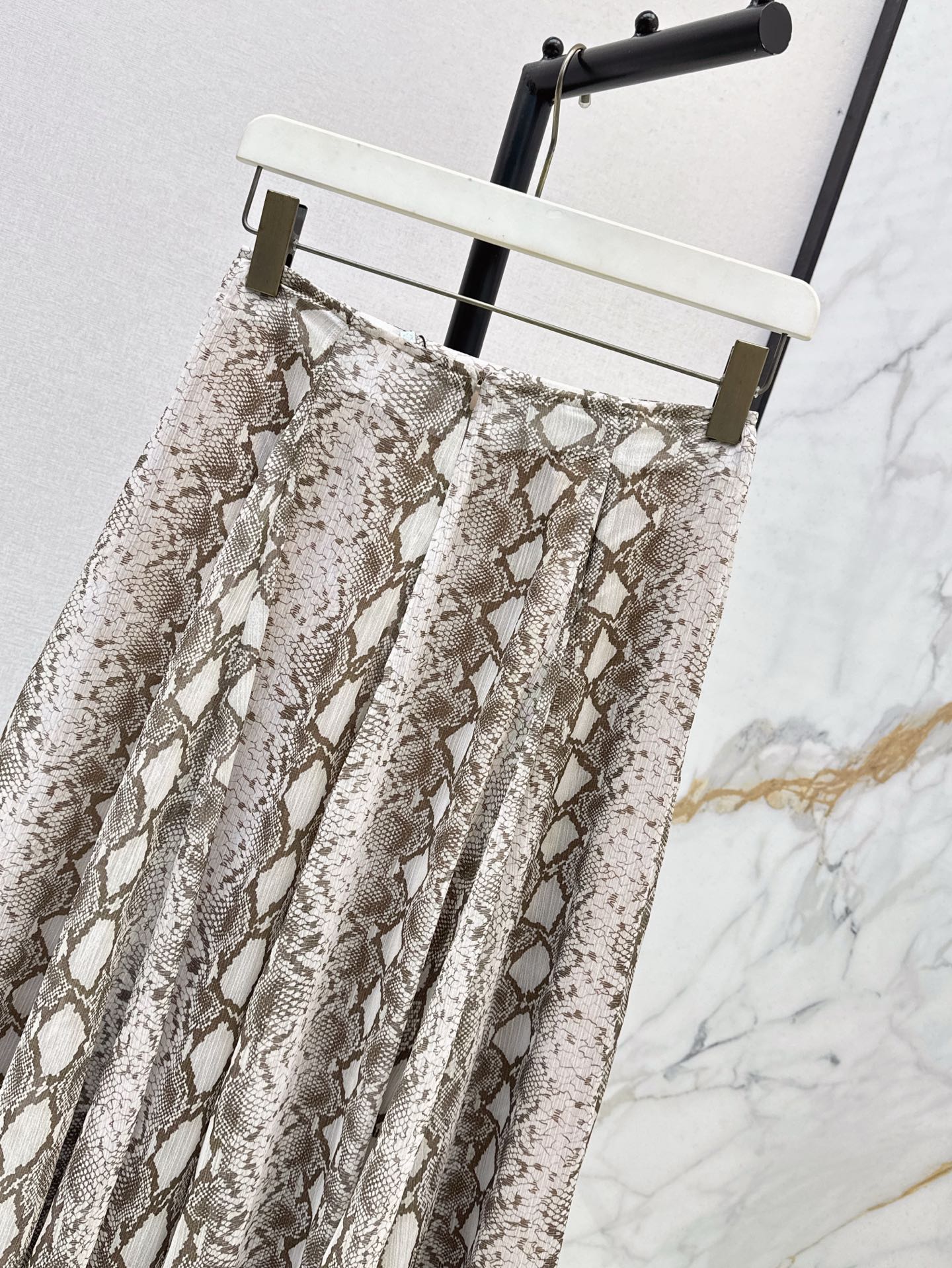 Loe 25ss ruffle skirt