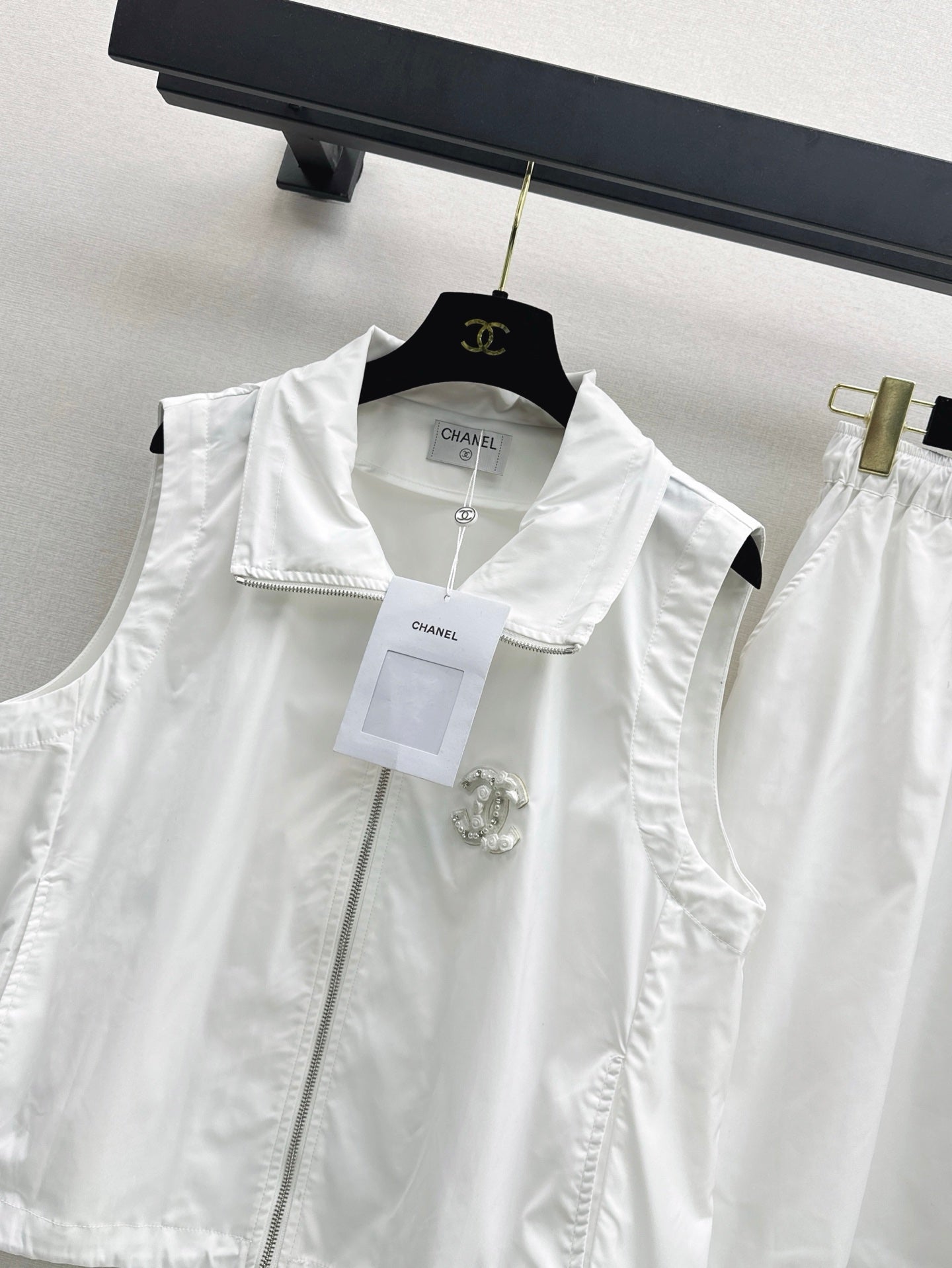 Chan 25ss vest skirt set