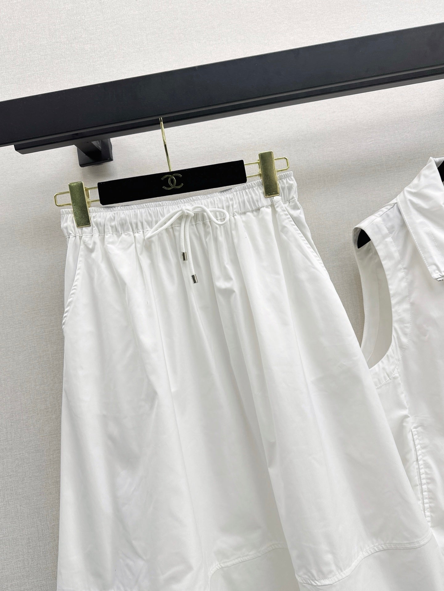 Chan 25ss vest skirt set