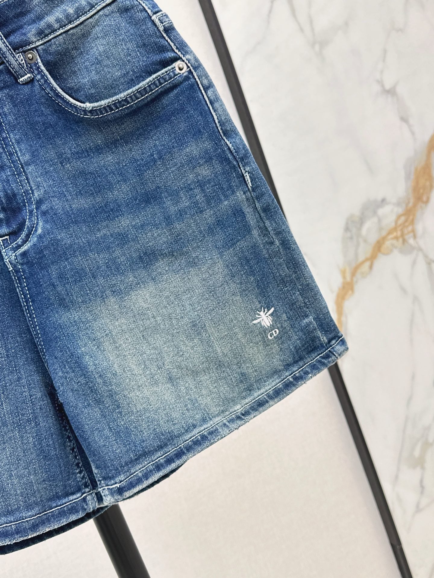 CD 25ss embroidered short
