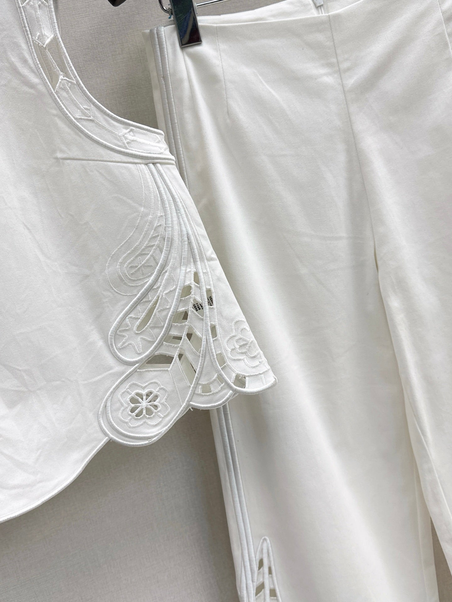 Loro 25ss embroidered hollow suit