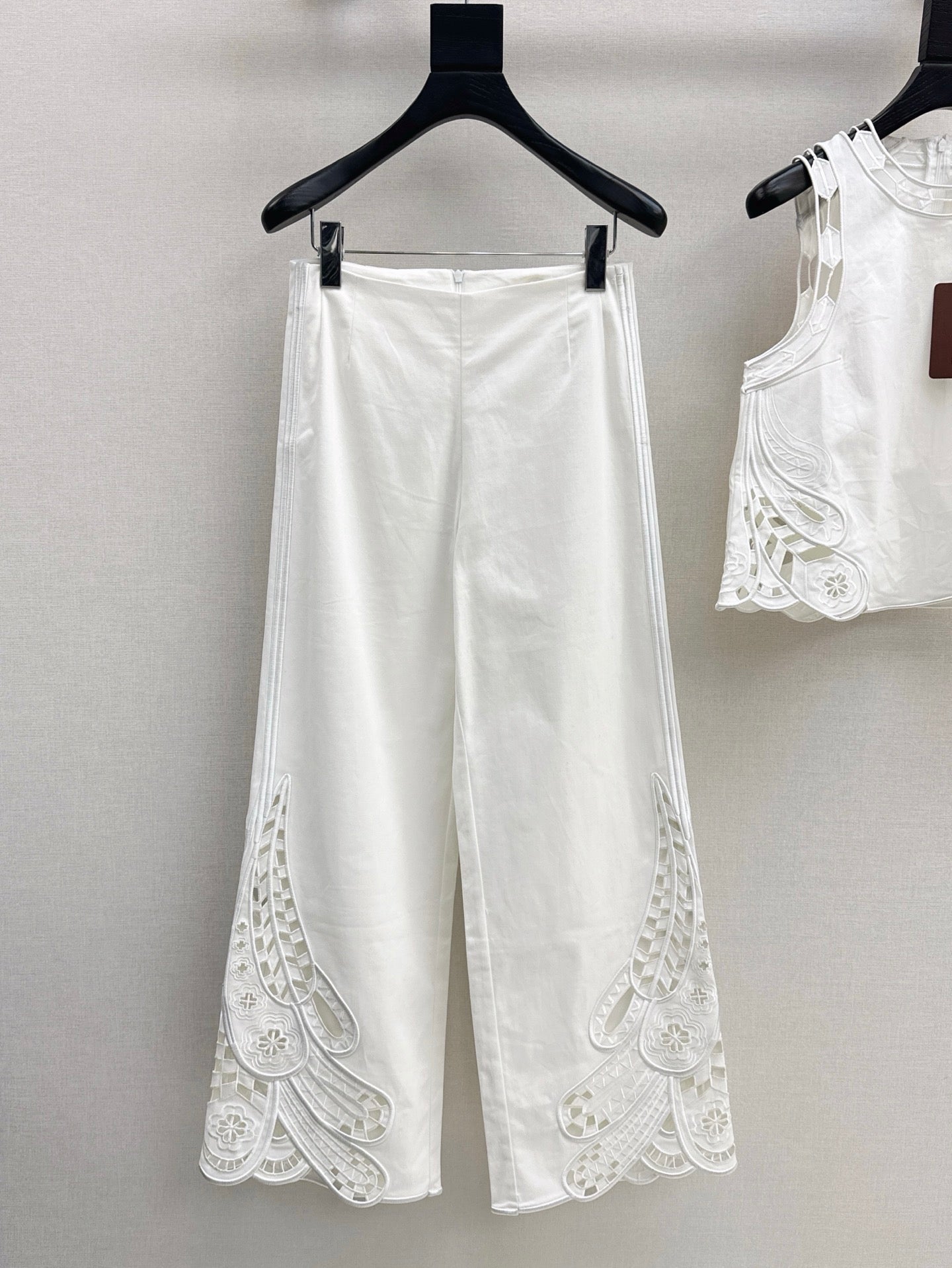 Loro 25ss embroidered hollow suit