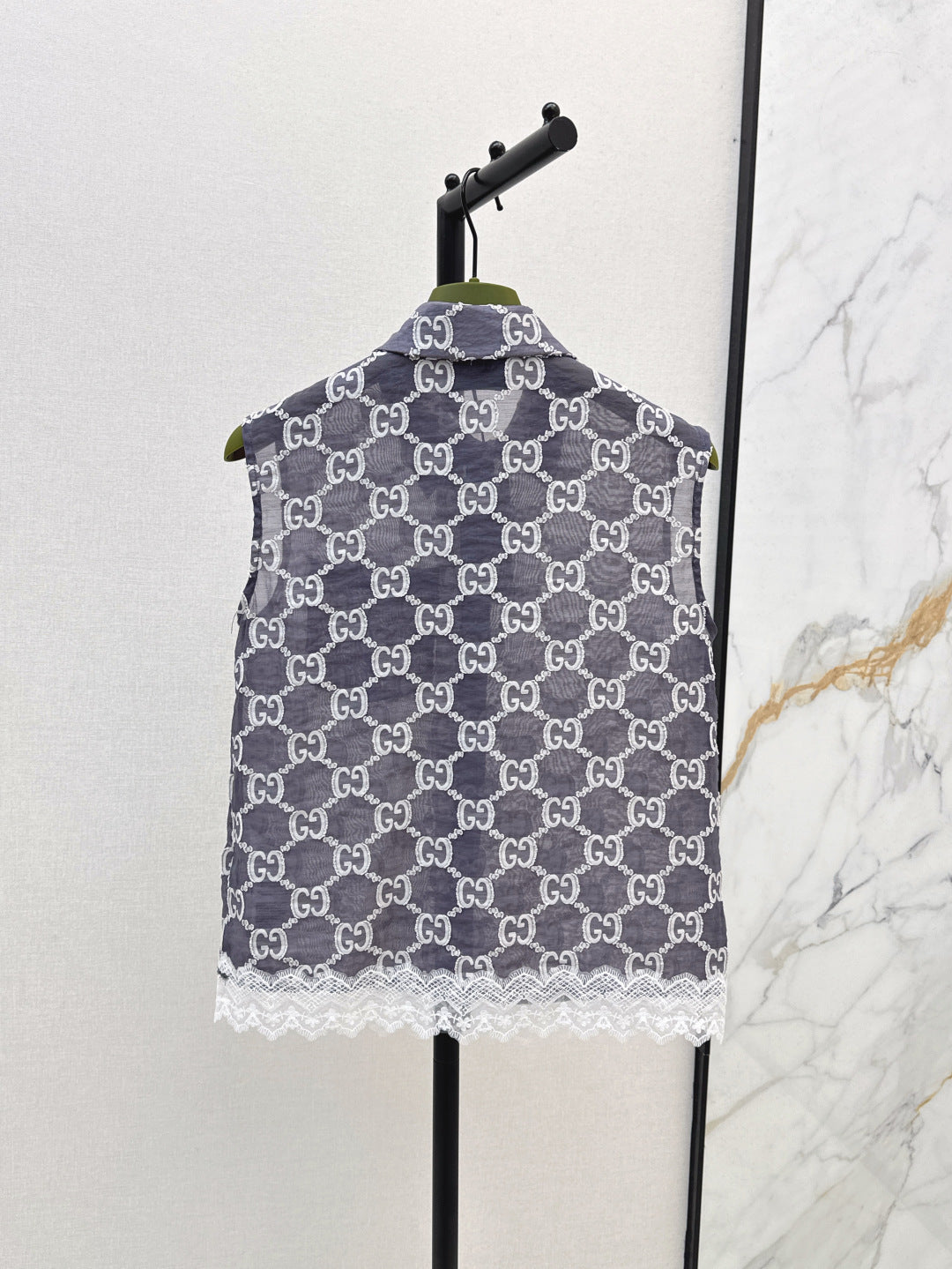 Gu 25ss jacquard lace vest
