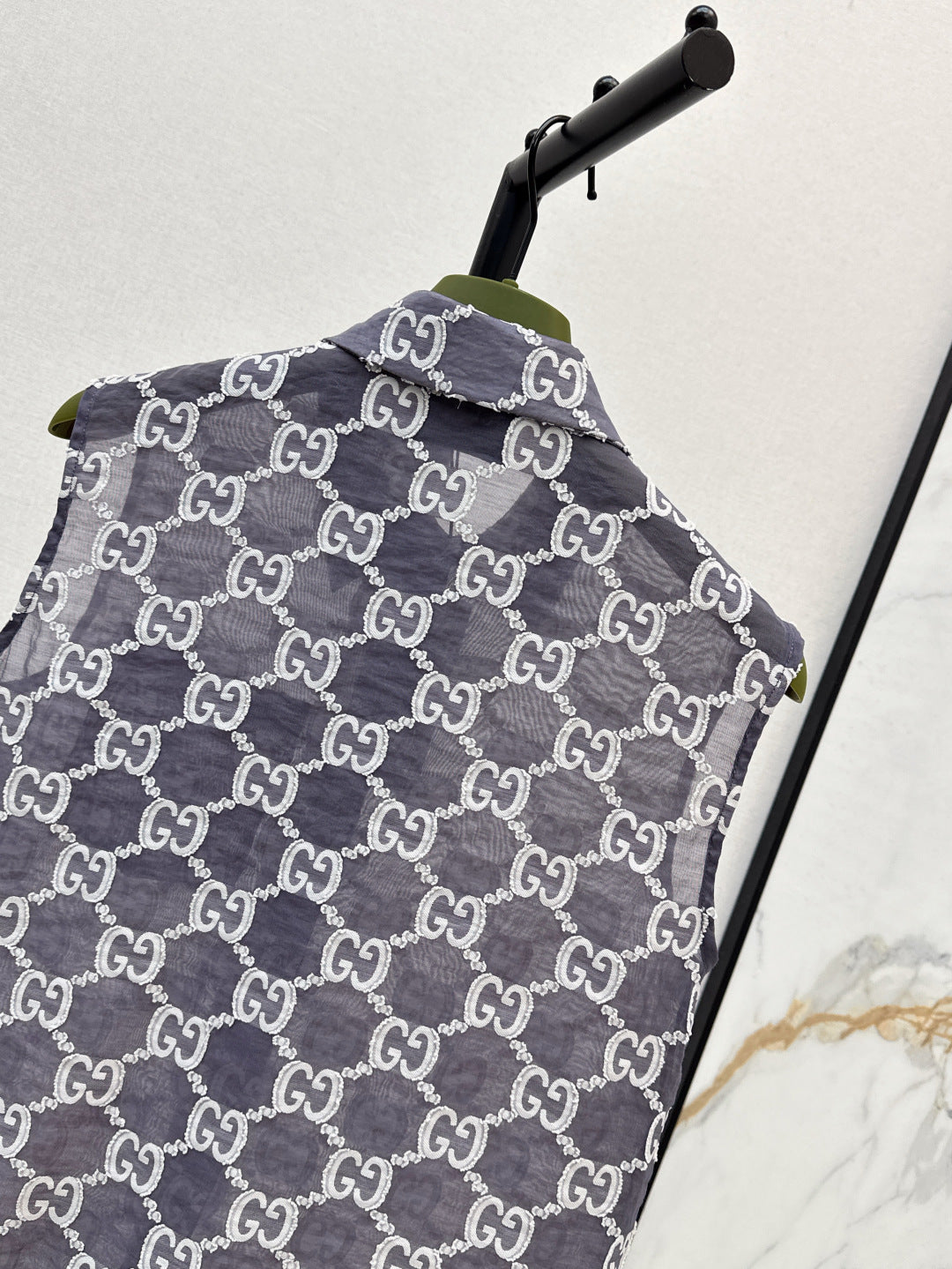 Gu 25ss jacquard lace vest