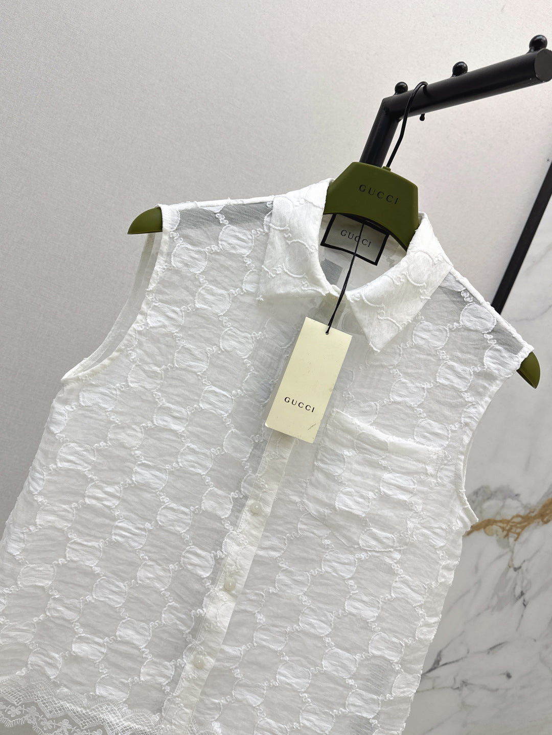 Gu 25ss jacquard lace vest